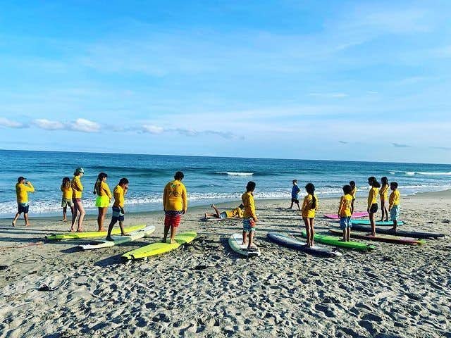 Group surf lesson in Sayulita