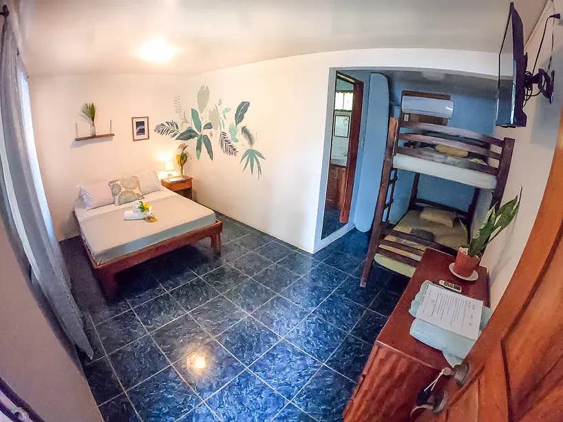 Private quadruple room - 5 days surf vacation