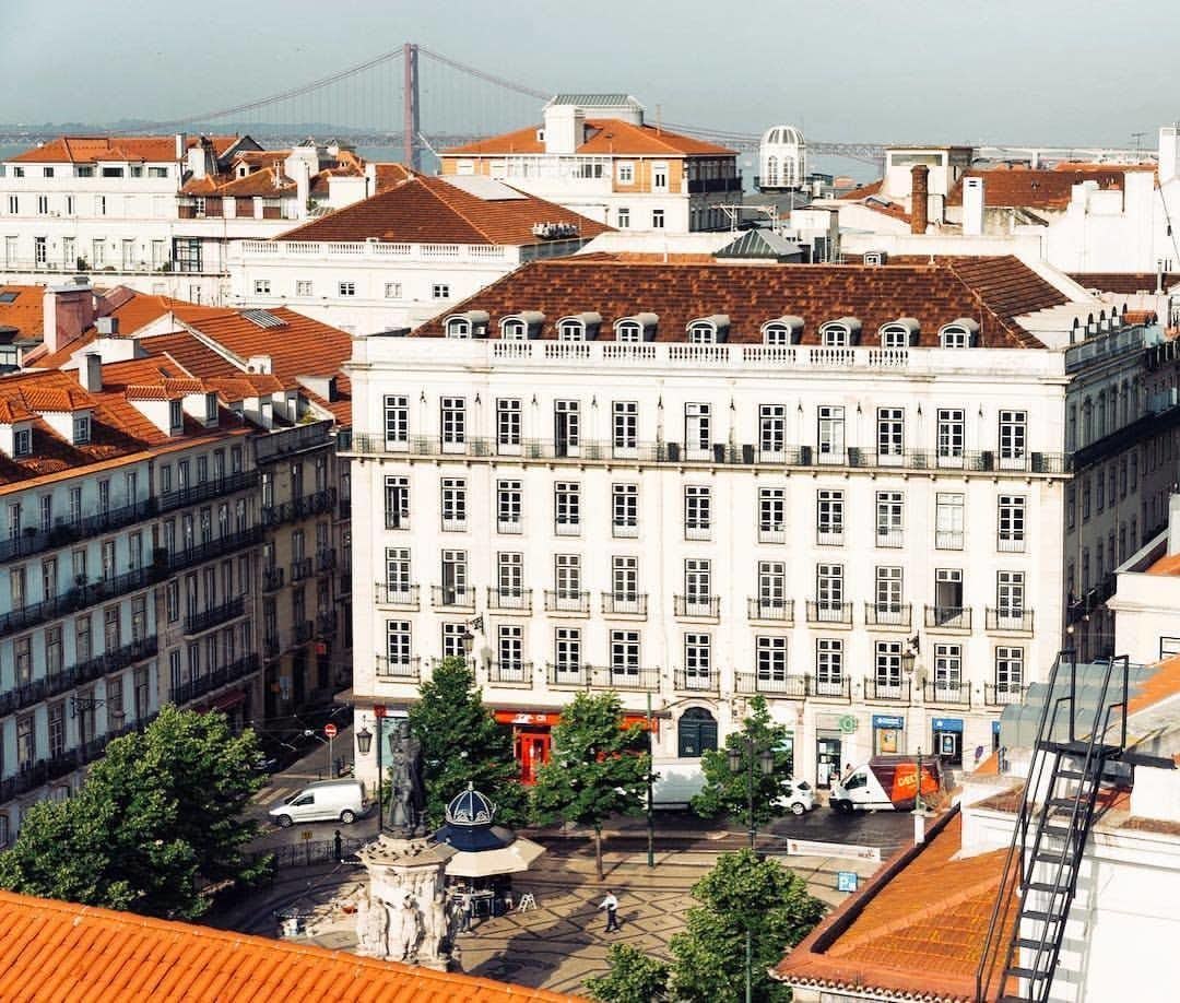 Le Consulat Lisbon