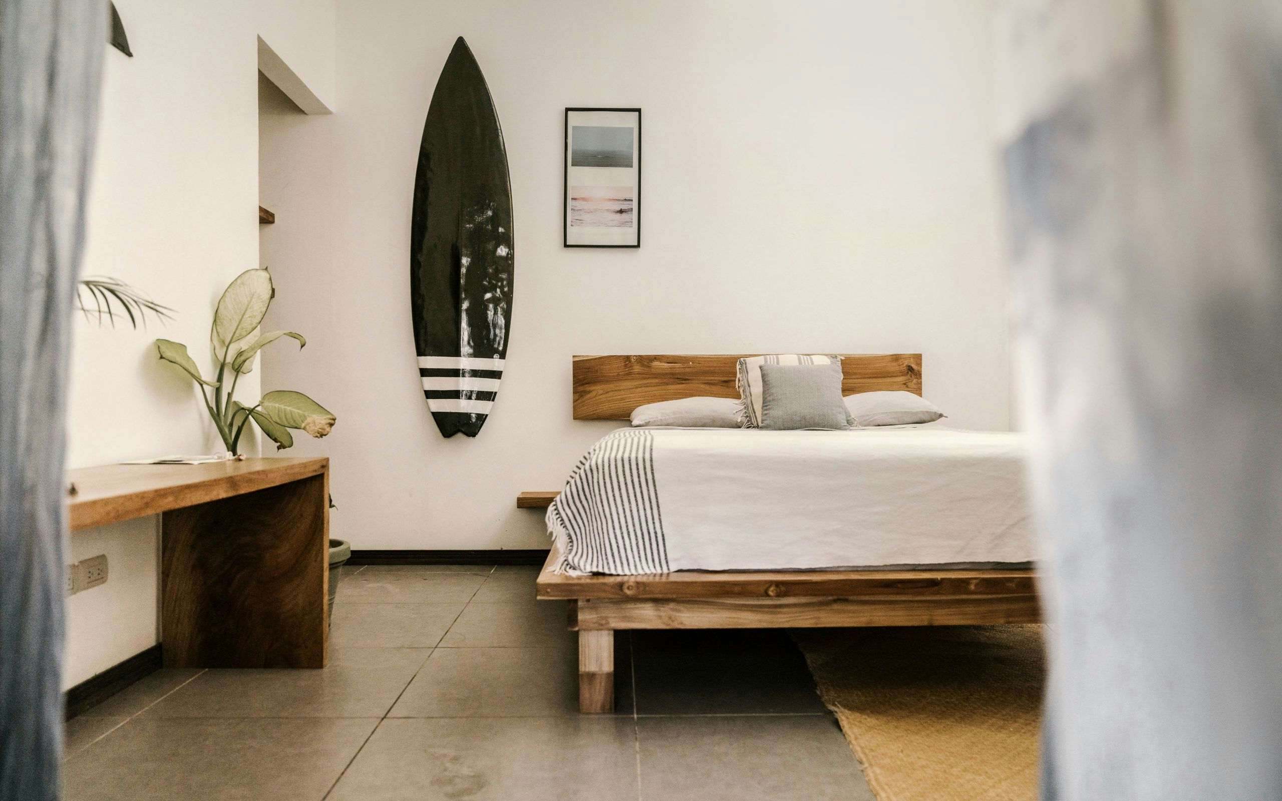 Private Room & Surf package