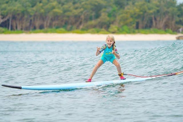 Kids surf lesson