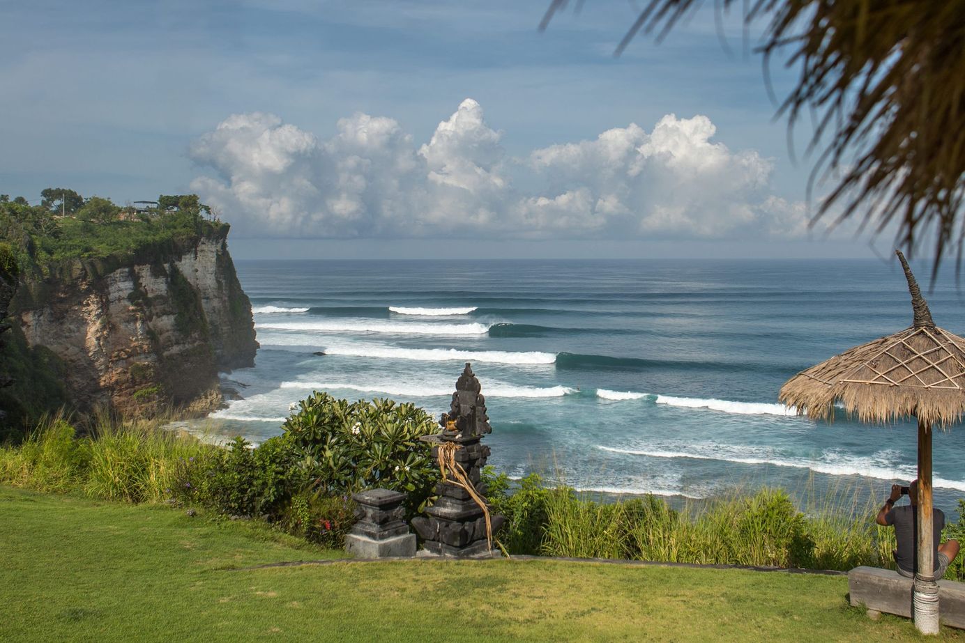 Uluwatu Surf Guide – Uluwatu Cave, Impossibles & Other Spots